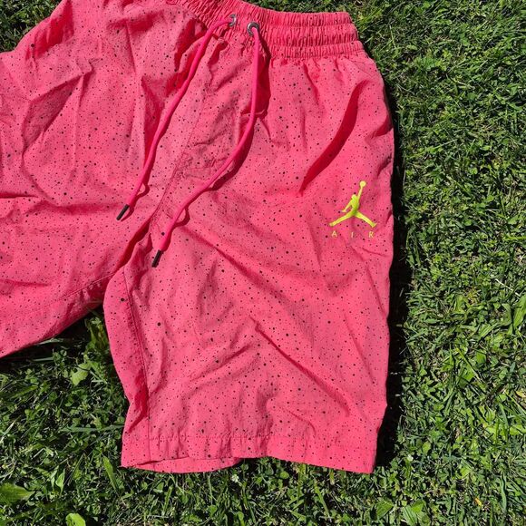 Jordan Jumpman Men's Paint Splatter Graffiti Cement Poolside Shorts - Medium - Picture 1 of 5